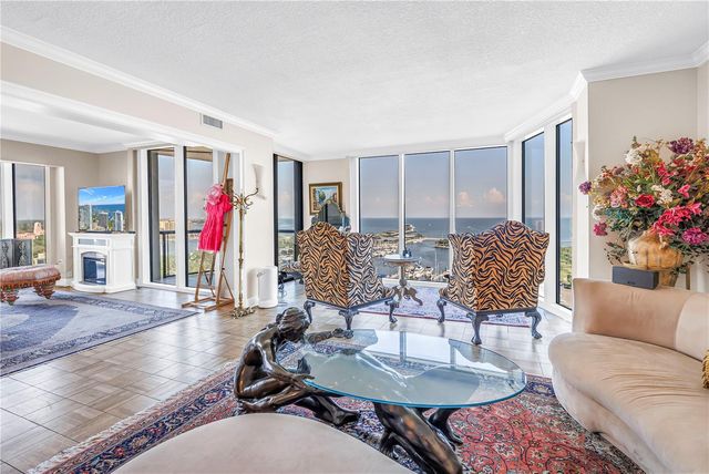 1 BEACH DRIVE SE 1702, St Petersburg, FL 33701