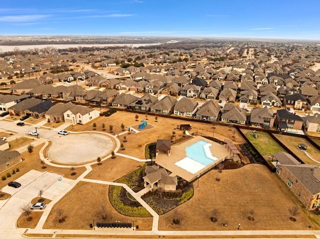 1741 Lake Grove Drive, Little Elm, TX 75068