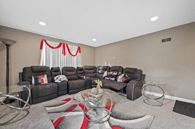 5324 N 48th STREET, Milwaukee, WI 53218