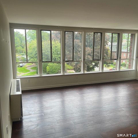 779 Prospect Avenue 15, West Hartford, CT 06105