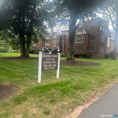 779 Prospect Avenue 15, West Hartford, CT 06105