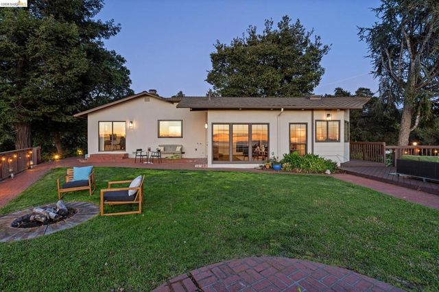 11448 Lochard St, Oakland, CA 94605