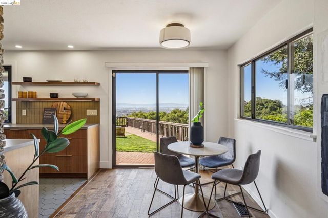 11448 Lochard St, Oakland, CA 94605