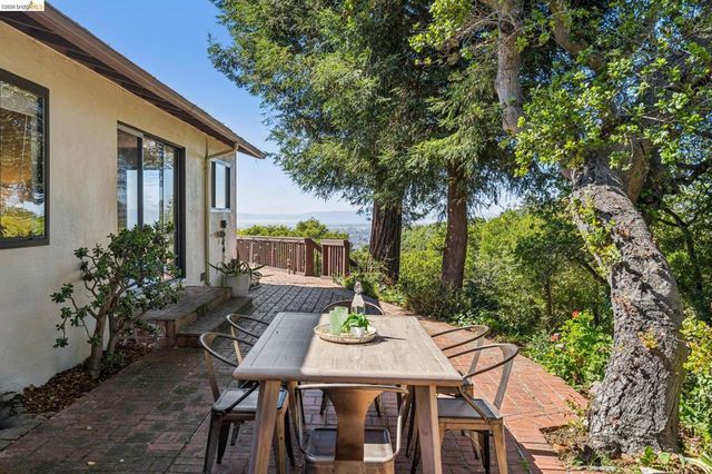 11448 Lochard St, Oakland, CA 94605