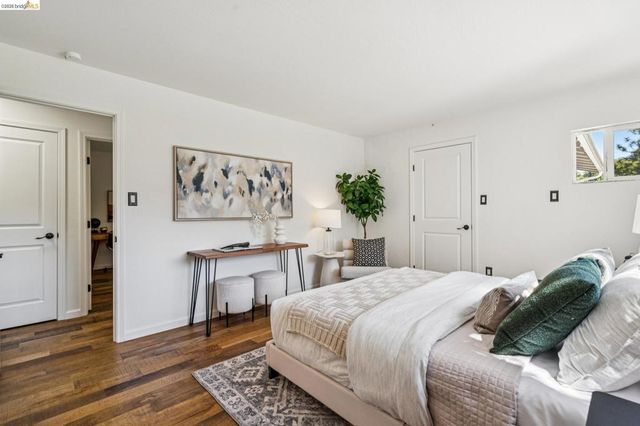 11448 Lochard St, Oakland, CA 94605