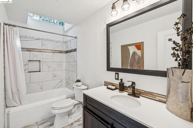 11448 Lochard St, Oakland, CA 94605