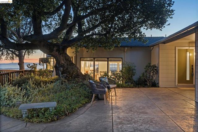 11448 Lochard St, Oakland, CA 94605