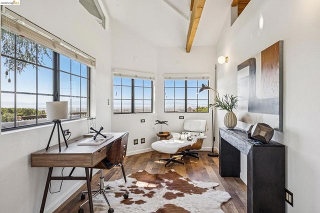 11448 Lochard St, Oakland, CA 94605