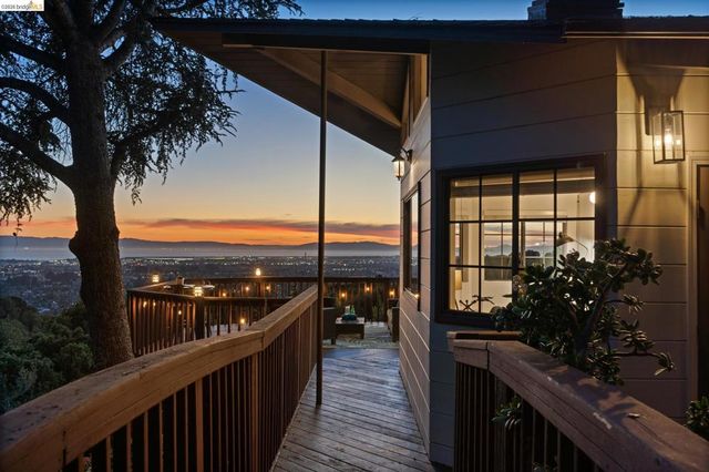 11448 Lochard St, Oakland, CA 94605