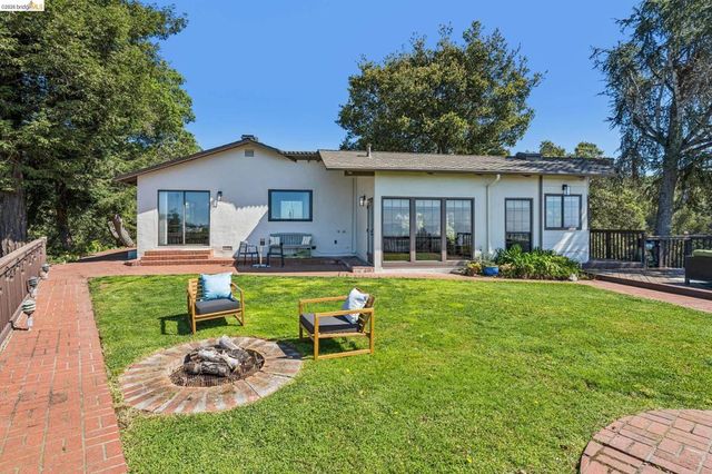 11448 Lochard St, Oakland, CA 94605