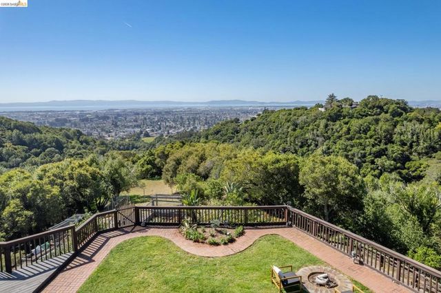 11448 Lochard St, Oakland, CA 94605