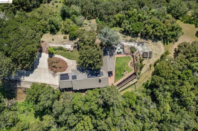 11448 Lochard St, Oakland, CA 94605