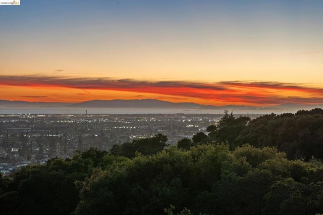 11448 Lochard St, Oakland, CA 94605