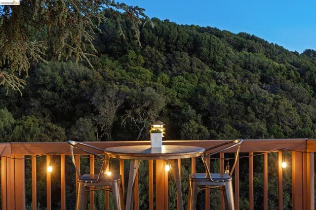 11448 Lochard St, Oakland, CA 94605