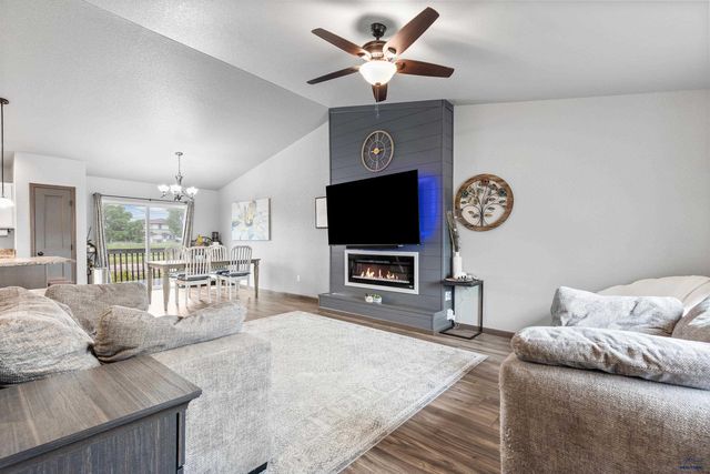 655 BOSWELL BLVD, Box Elder, SD 57719