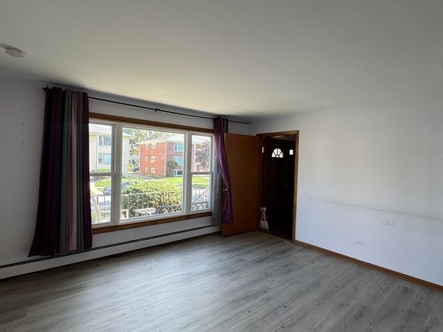 4512 Grove Avenue 1N, Brookfield, IL 60513