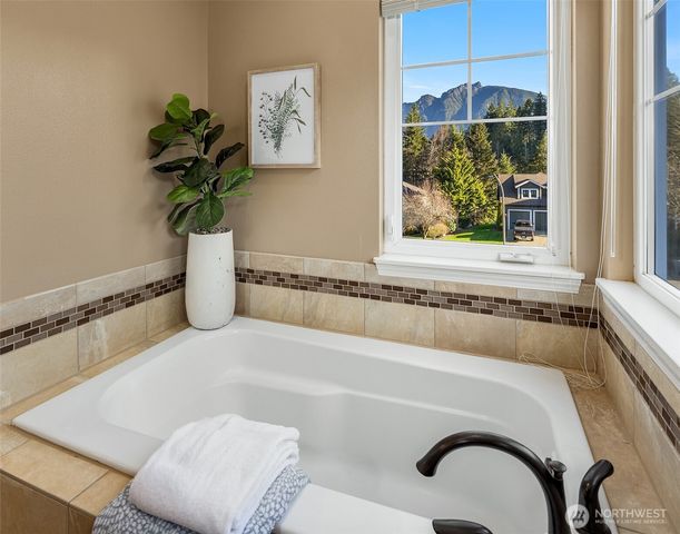 1315 11th Ct SW, North Bend, WA 98045