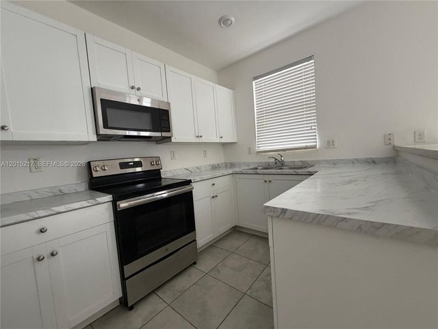 10606 W 33rd Way 10606, Hialeah, FL 33018