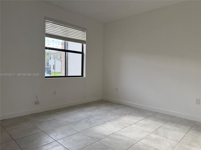 10606 W 33rd Way 10606, Hialeah, FL 33018