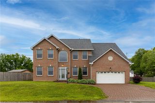 704 Park Ave, Rostraver, PA 15012