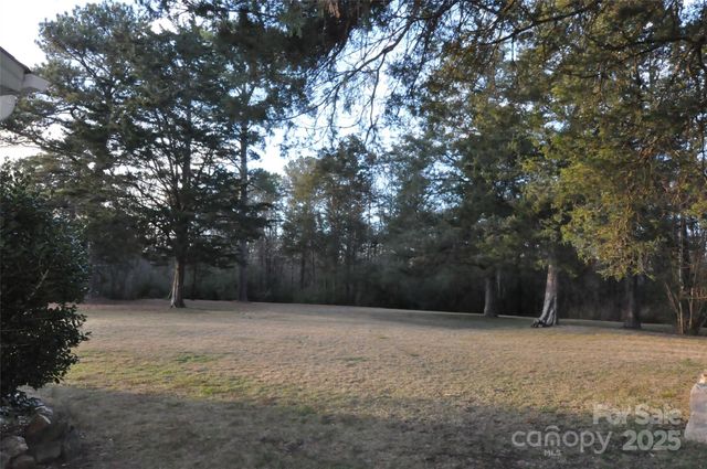 752 Cedar Lane, Chester, SC 29706