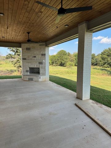 1009 Old Oaks Court, Weatherford, TX 76087