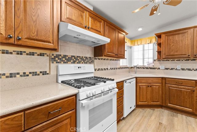 140 W Pioneer 100, Redlands, CA 92374