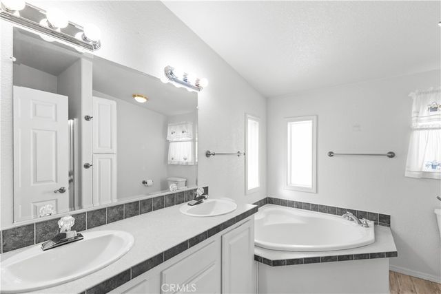 140 W Pioneer 100, Redlands, CA 92374