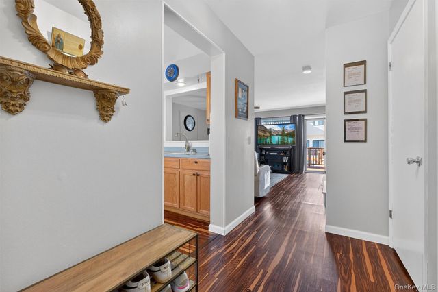 5307 Chelsea Cove N, Hopewell Junction, NY 12533