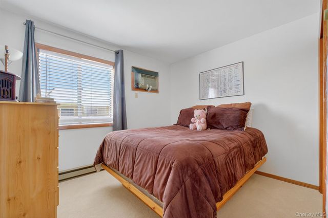 5307 Chelsea Cove N, Hopewell Junction, NY 12533