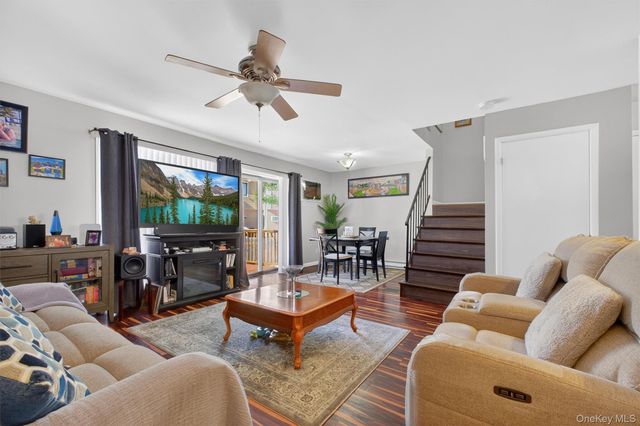 5307 Chelsea Cove N, Hopewell Junction, NY 12533