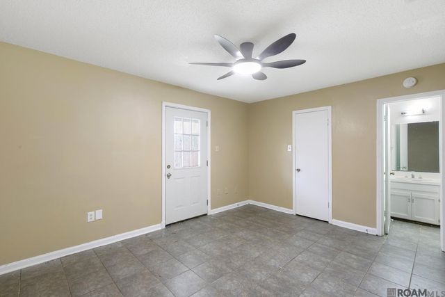 8195 Jefferson Park Dr, Baton Rouge, LA 70817
