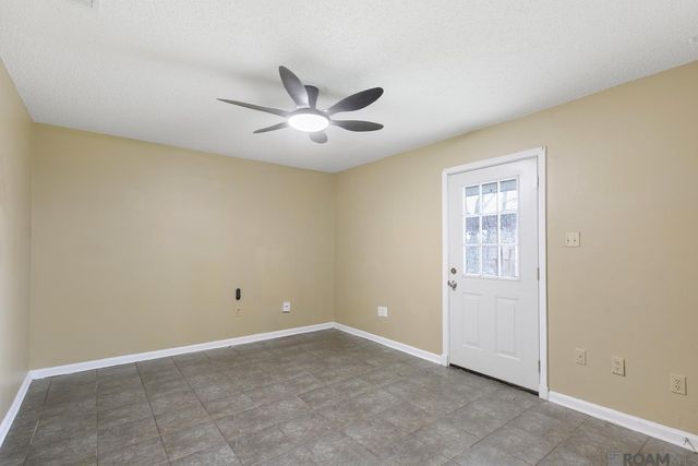 8195 Jefferson Park Dr, Baton Rouge, LA 70817