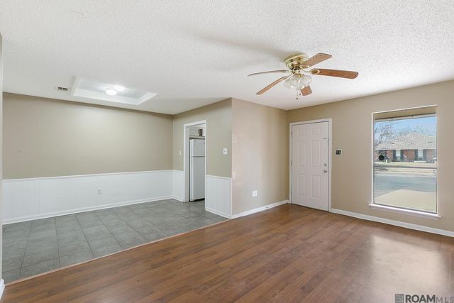 8195 Jefferson Park Dr, Baton Rouge, LA 70817