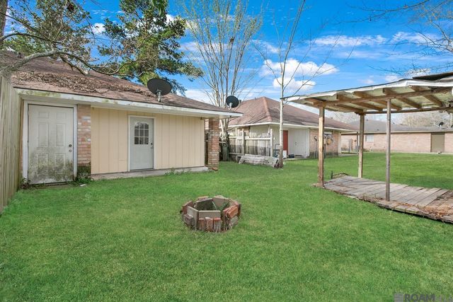 8195 Jefferson Park Dr, Baton Rouge, LA 70817