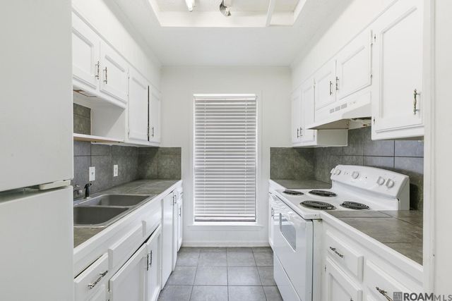 8195 Jefferson Park Dr, Baton Rouge, LA 70817