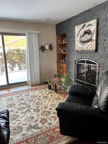 3668 Old Creek Road, Troy, MI 48084