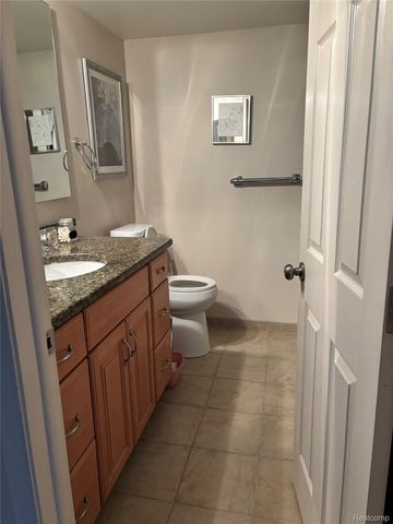 3668 Old Creek Road, Troy, MI 48084