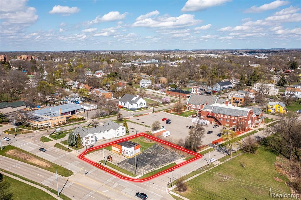 180 Orchard Lake Road, Pontiac, MI 48341