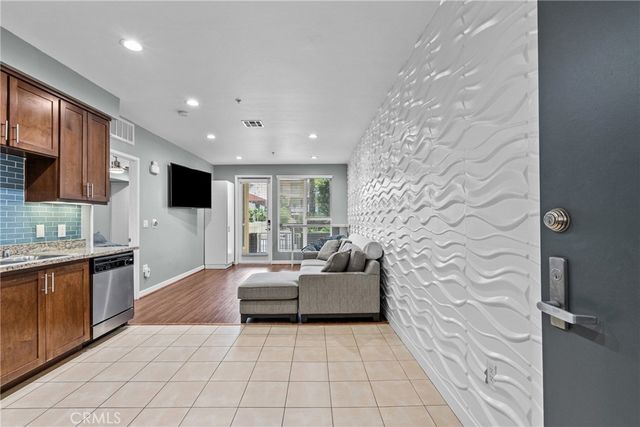 21301 Erwin Street 226, Woodland Hills, CA 91367