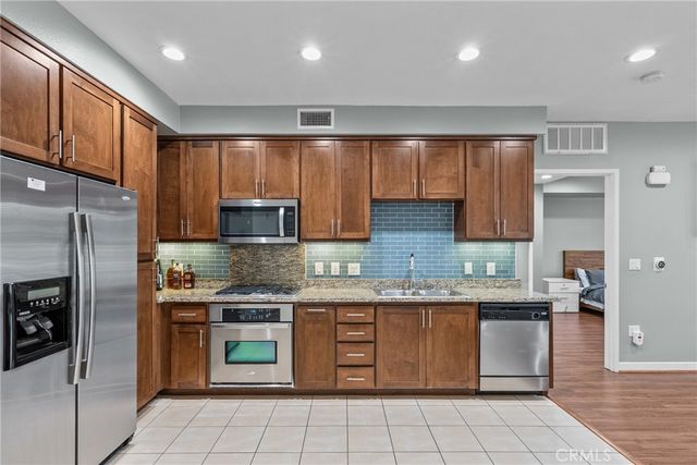 21301 Erwin Street 226, Woodland Hills, CA 91367