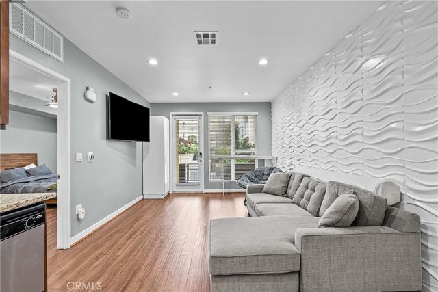 21301 Erwin Street 226, Woodland Hills, CA 91367