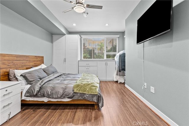 21301 Erwin Street 226, Woodland Hills, CA 91367