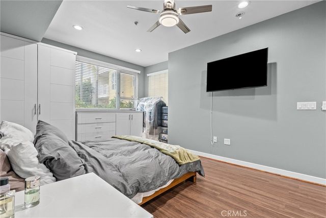 21301 Erwin Street 226, Woodland Hills, CA 91367