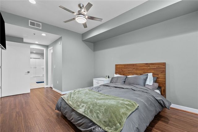 21301 Erwin Street 226, Woodland Hills, CA 91367