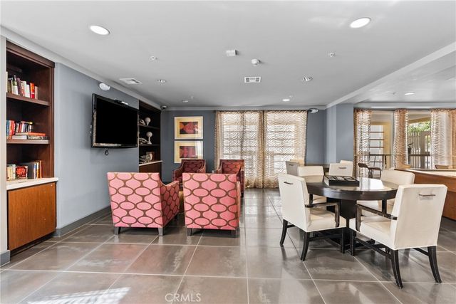 21301 Erwin Street 226, Woodland Hills, CA 91367