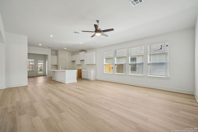 815 Shatterhand Blvd, San Antonio, TX 78260