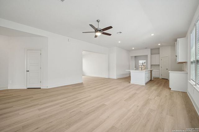 815 Shatterhand Blvd, San Antonio, TX 78260