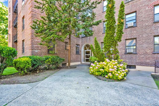 26-16 Union Street 6F, Flushing, NY 11354