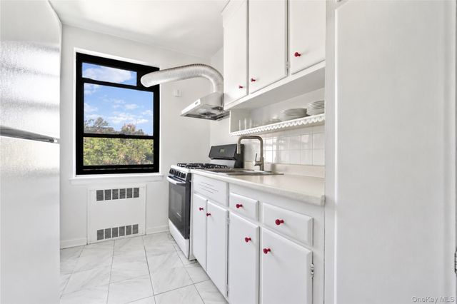 26-16 Union Street 6F, Flushing, NY 11354